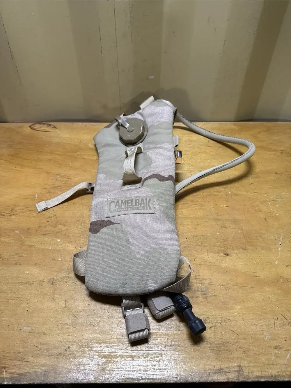 GENUINE CAMELBAK MAXIMUM GEAR HYDRATION SYSTEM. DESERT CAMO